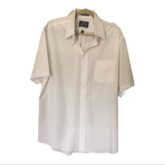 Beautiful Men's Summer Button Up White Shirt. Short sleeve - Picture 1 of 4